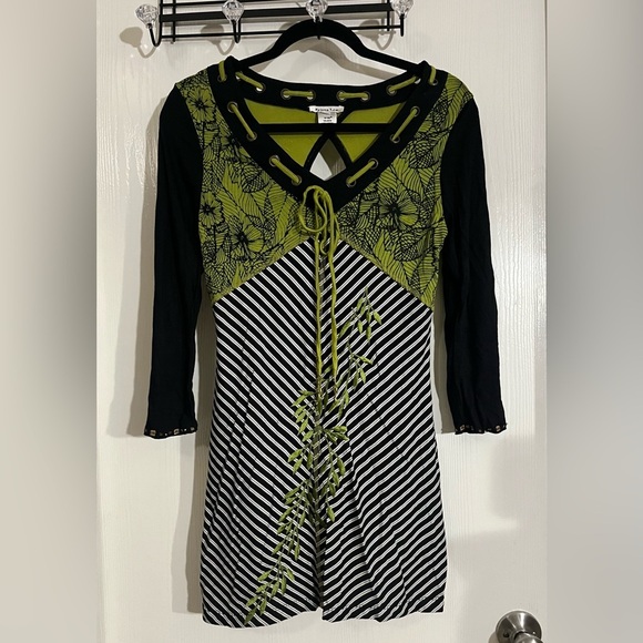Krista Lee Black and Green Dress - Picture 1 of 7